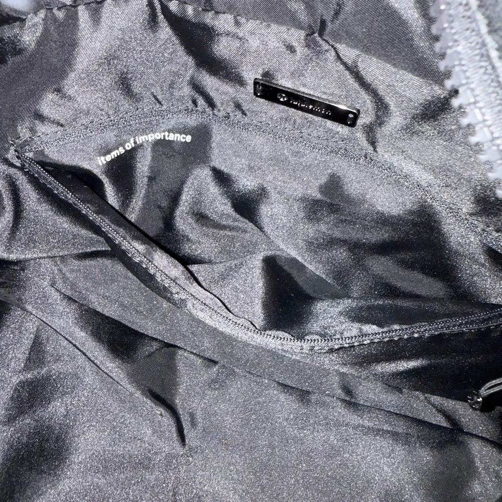 Lululemon Out Of Range Black Duffle Overnight Gym Weekender Bag Unisex